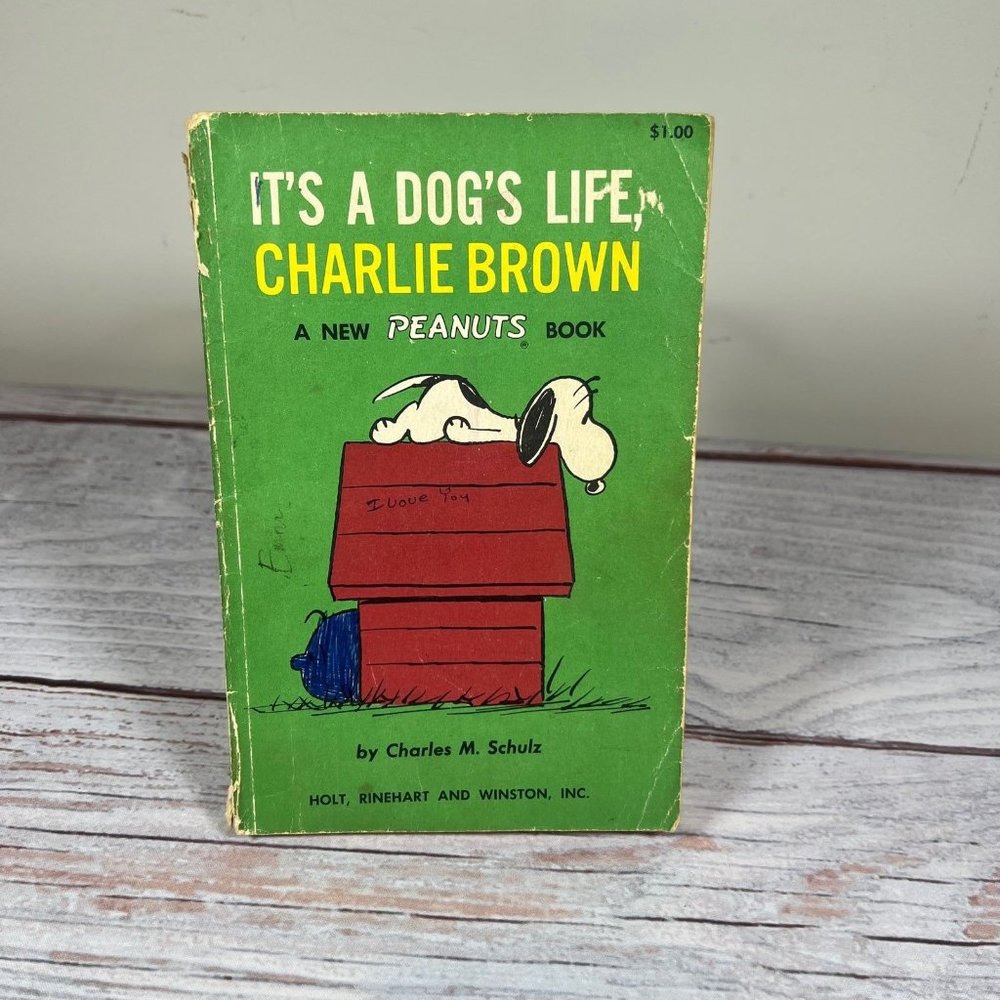 Vintage It’s A Dog's Life Charlie Brown 1968 Book by Charles M Schultz Rare